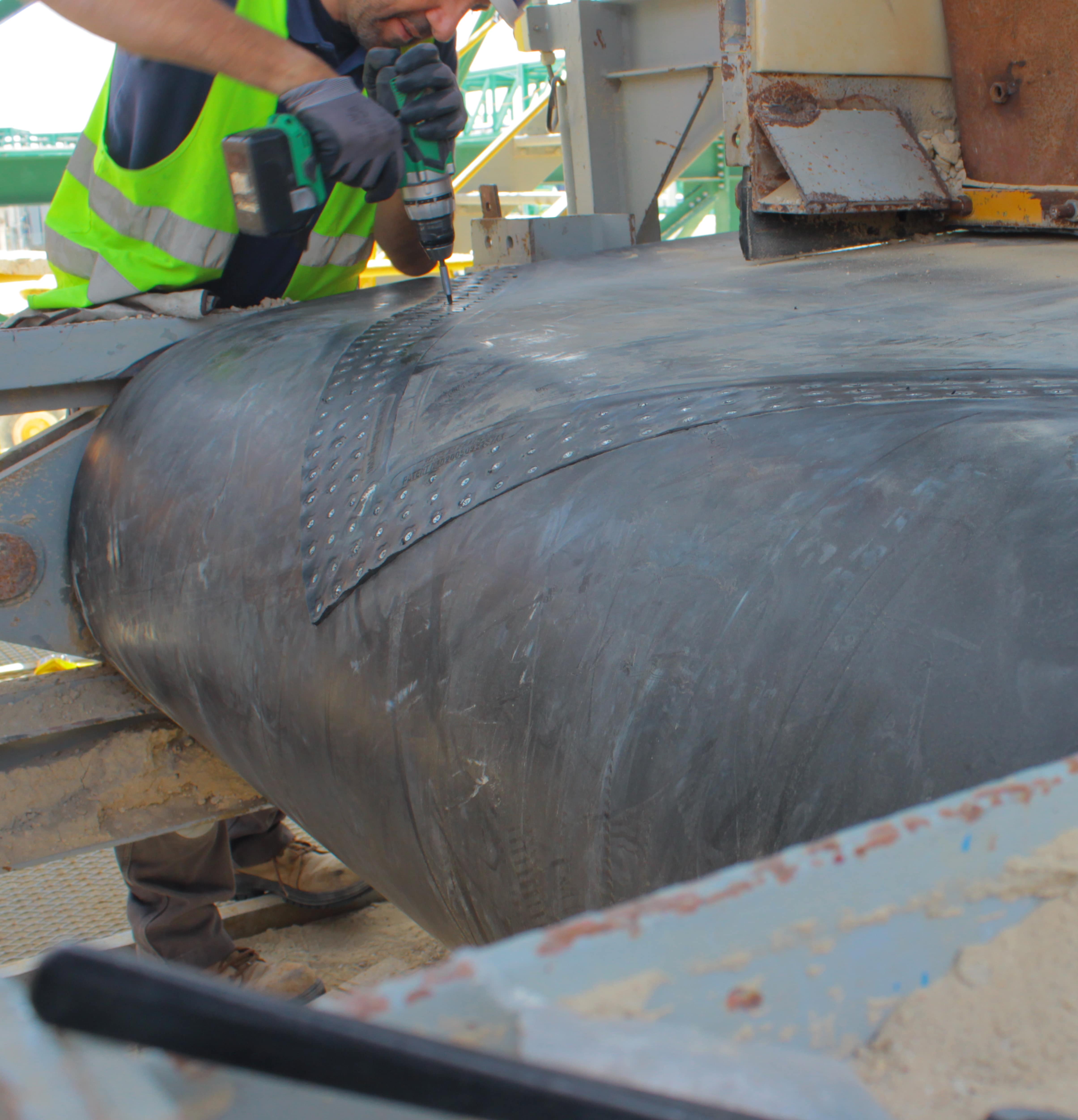 Verschrauben eines ISC®-Gummibandes