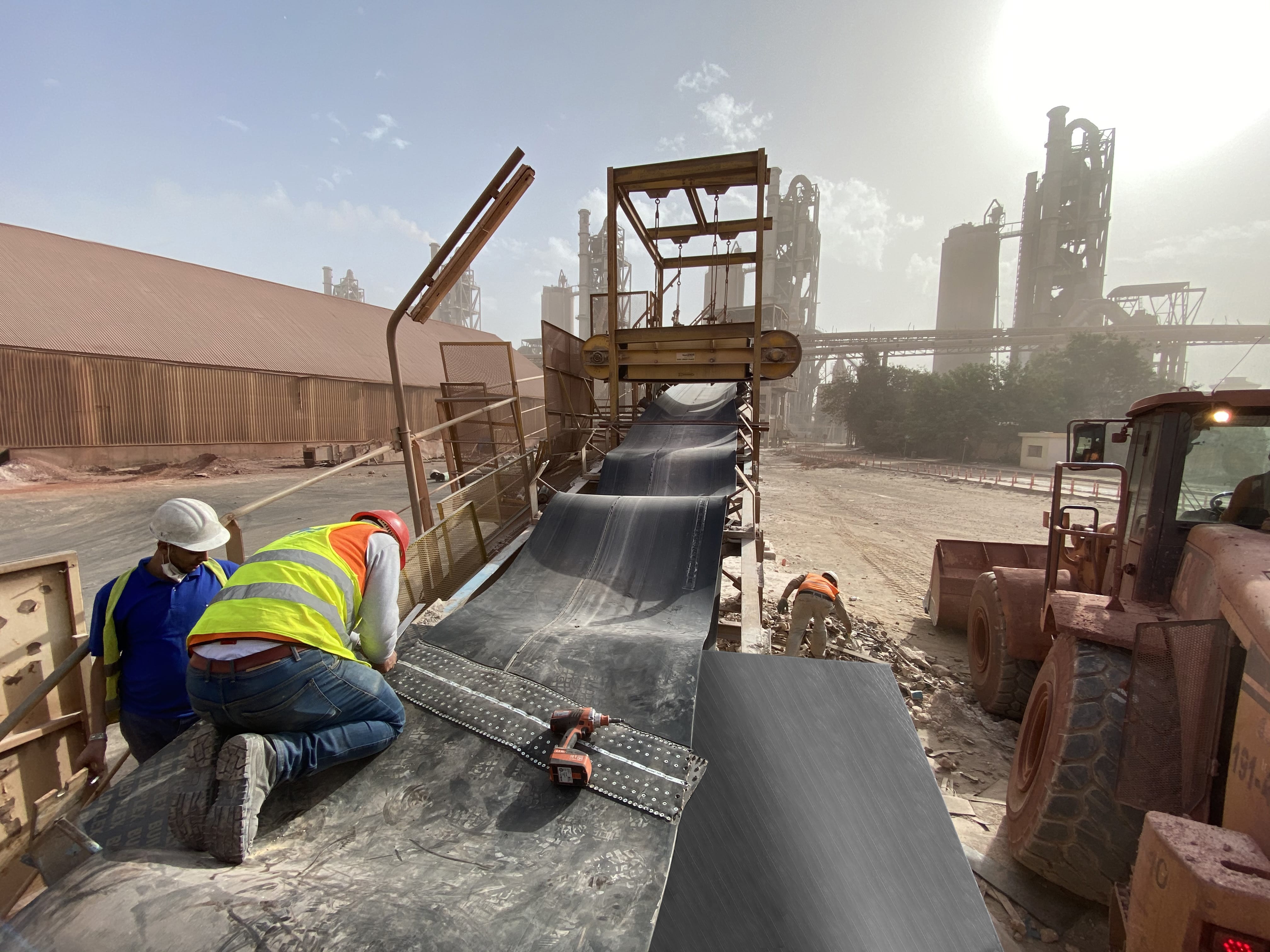 SUPER-SCREW-Verbinder in zementwerk